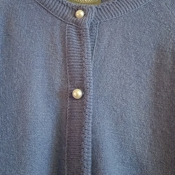 Sweater - Picture 4 of 4